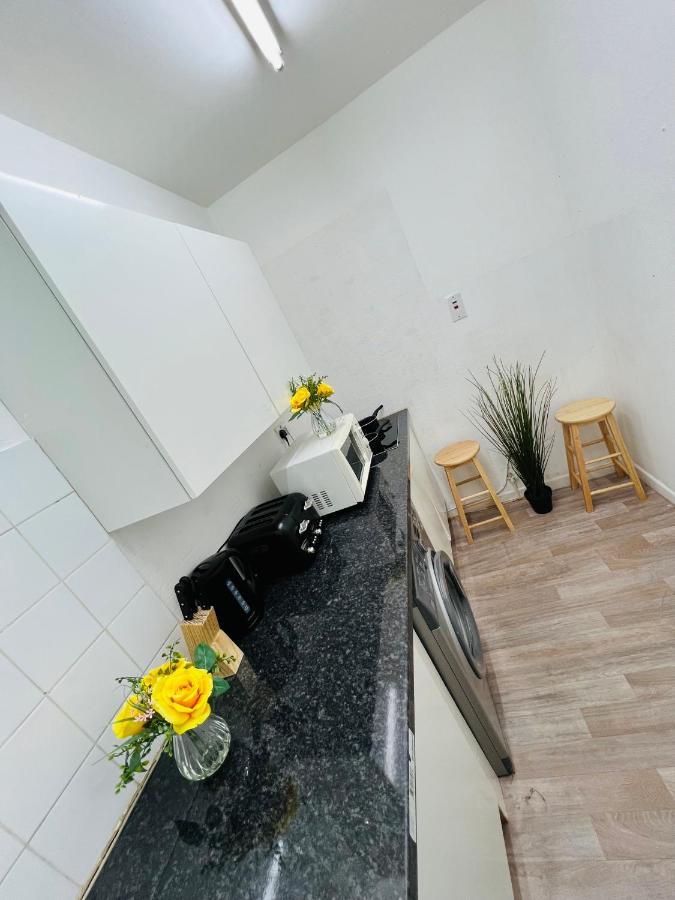 2-Bedroom Plus Living Room Flats Near Edgware Road London Exterior photo
